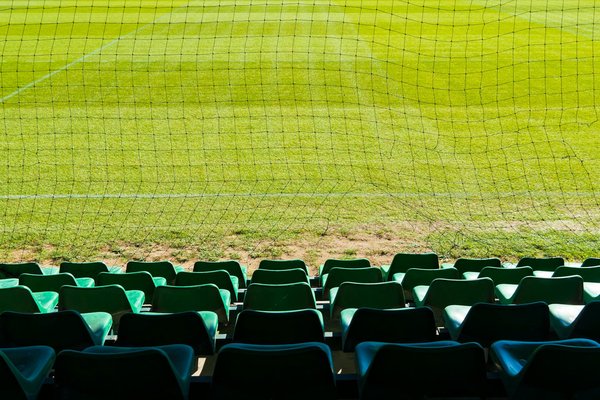 Découvrez le padel : conseils, équipements et techniques essentielles
